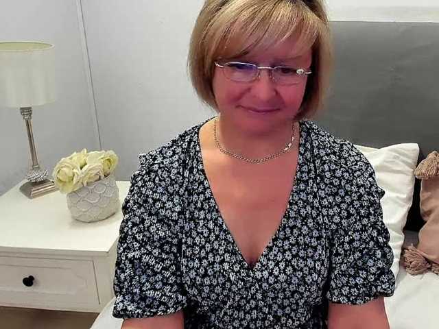 MarieneMature live cam on BongaCams