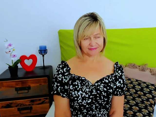 MarieneMature live cam on BongaCams