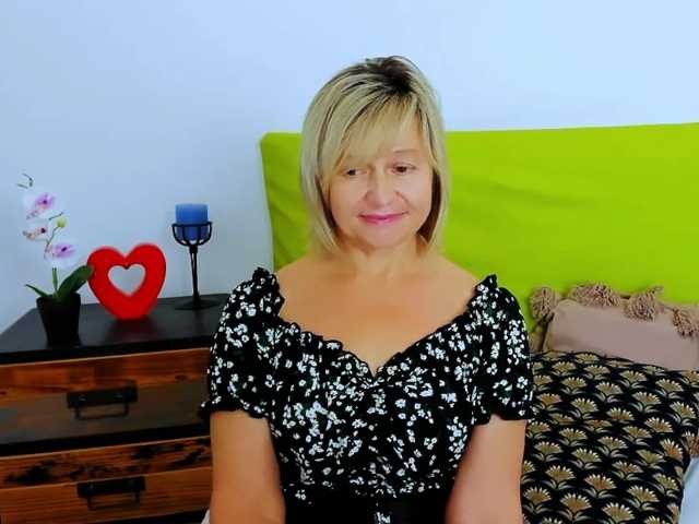 MarieneMature live cam on BongaCams