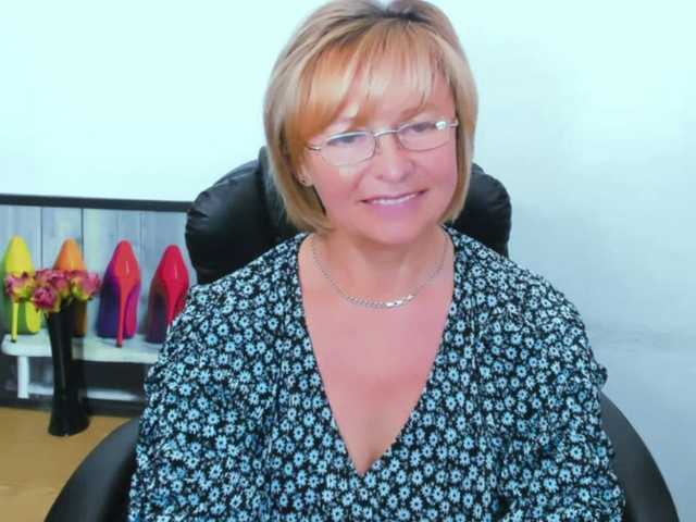 MarieneMature live cam on BongaCams