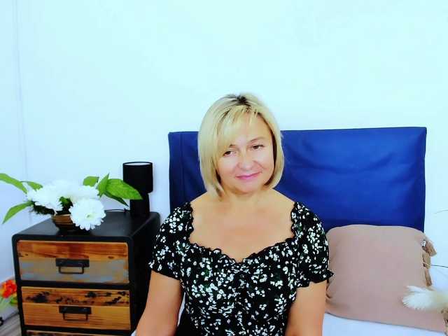MarieneMature live cam on BongaCams