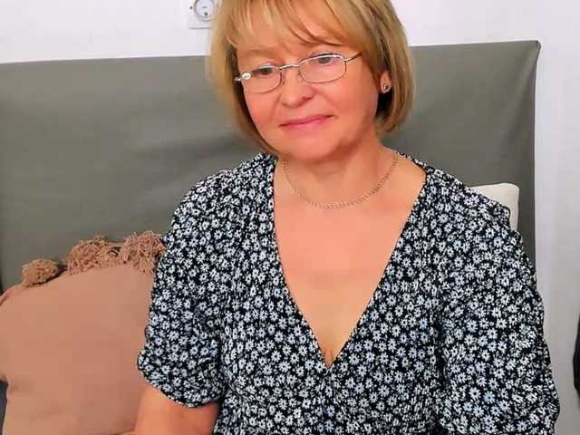 MarieneMature live cam on BongaCams