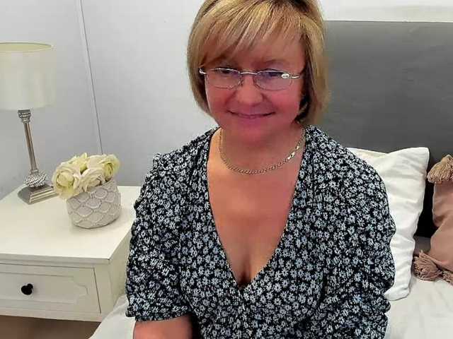 MarieneMature live cam on BongaCams