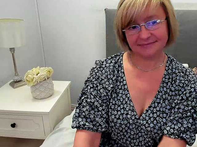 MarieneMature live cam on BongaCams