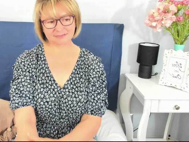 MarieneMature live cam on BongaCams