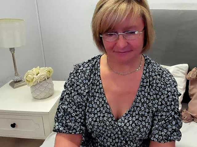 MarieneMature live cam on BongaCams