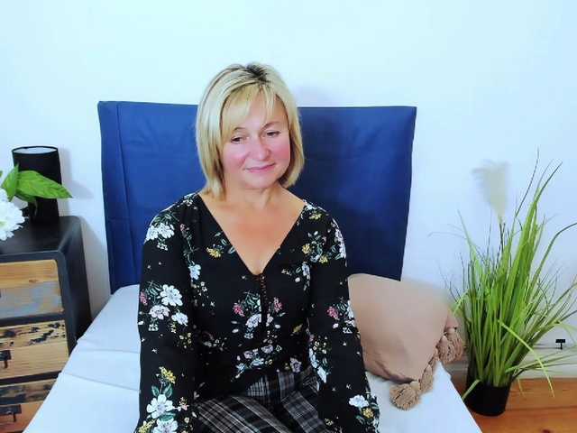 MarieneMature live cam on BongaCams