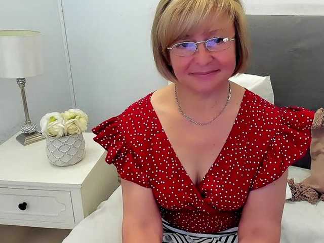 MarieneMature live cam on BongaCams