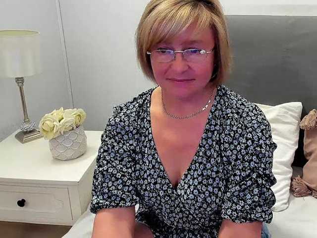 MarieneMature live cam on BongaCams