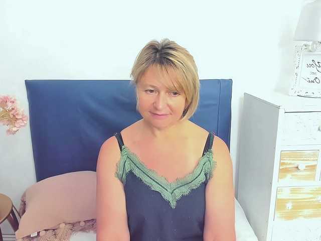 MarieneMature live cam on BongaCams
