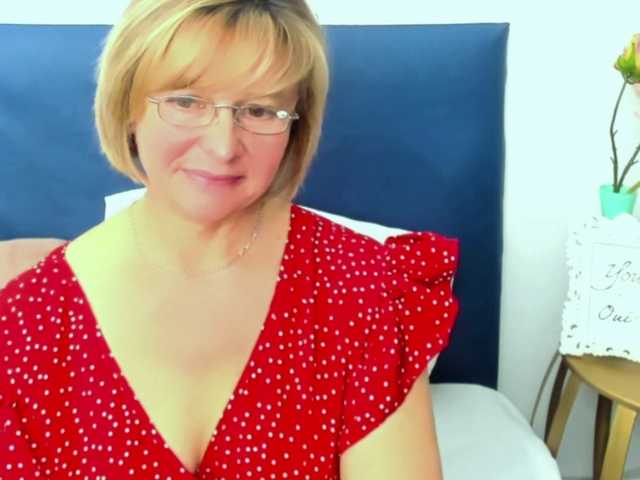 MarieneMature live cam on BongaCams
