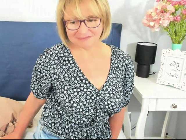 MarieneMature live cam on BongaCams