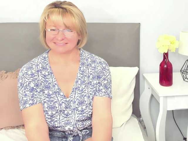 MarieneMature live cam on BongaCams