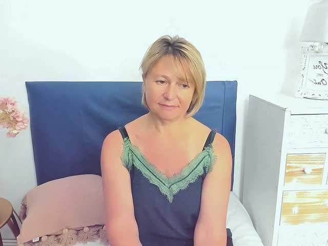 MarieneMature live cam on BongaCams