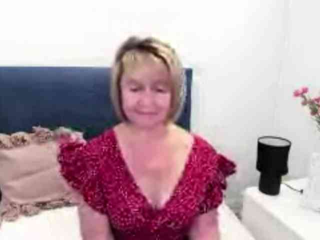 MarieneMature webcam