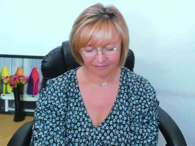 MarieneMature webcam