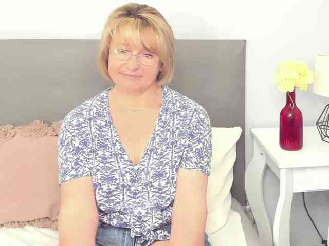 MarieneMature webcam