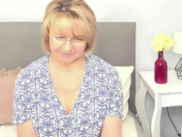 MarieneMature webcam