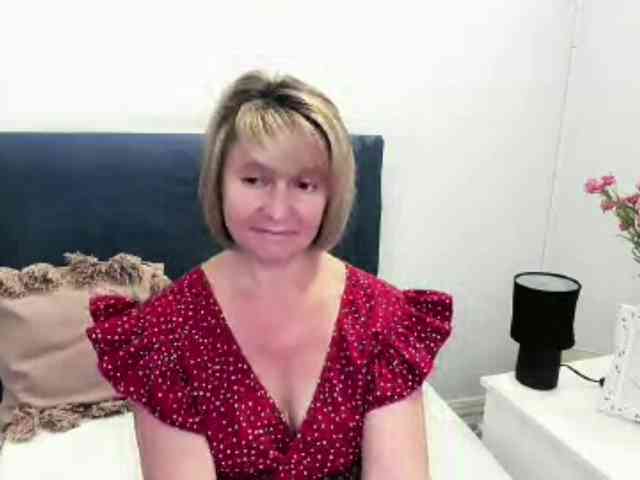 MarieneMature webcam