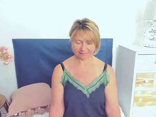 MarieneMature webcam