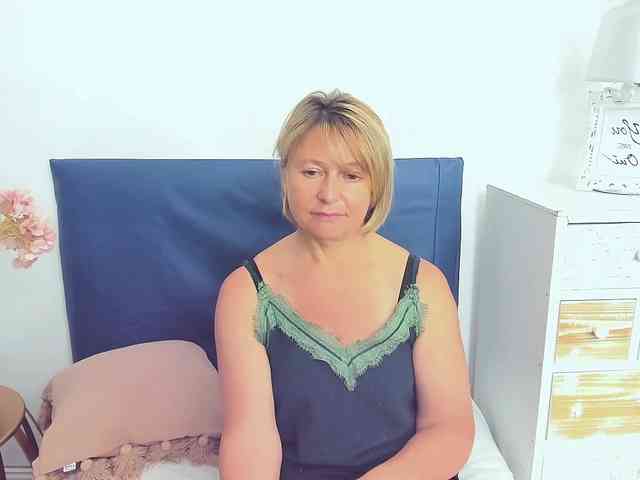 MarieneMature webcam
