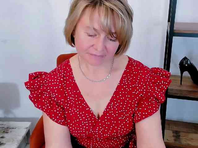 MarieneMature webcam