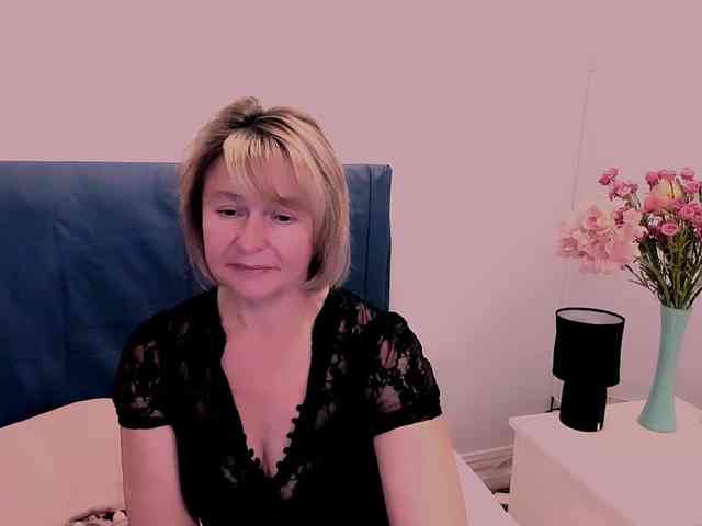 MarieneMature webcam
