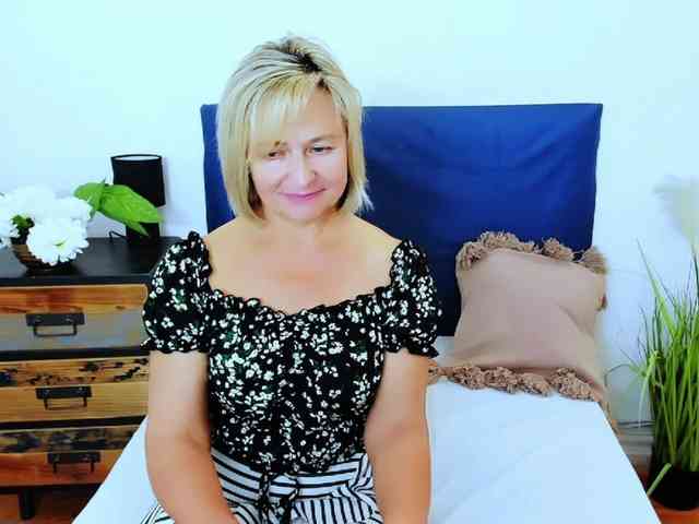 MarieneMature webcam
