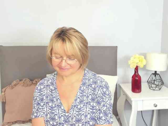 MarieneMature webcam
