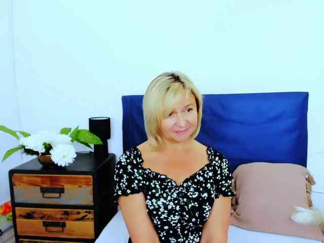 MarieneMature webcam