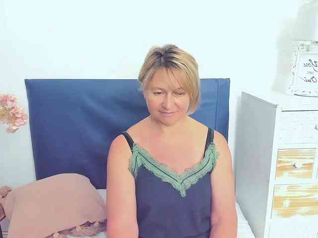 MarieneMature webcam