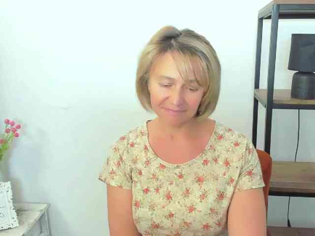 MarieneMature webcam