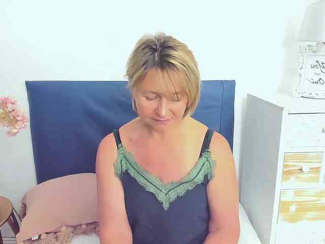 MarieneMature webcam
