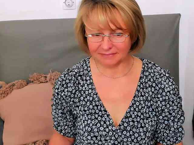 MarieneMature webcam