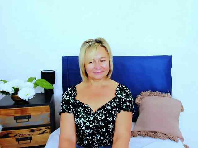 MarieneMature webcam