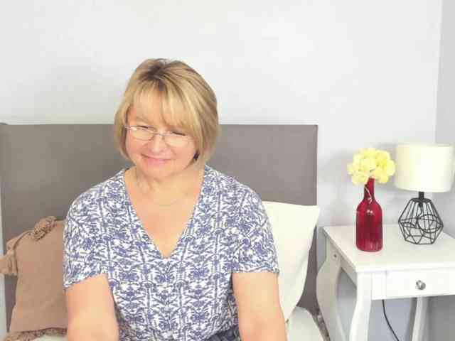 MarieneMature webcam