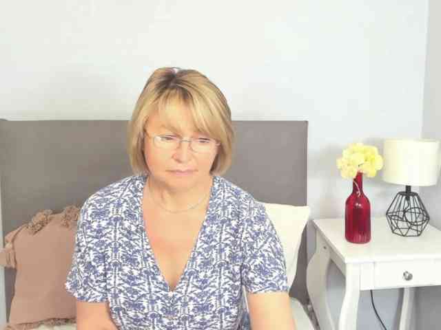 MarieneMature webcam