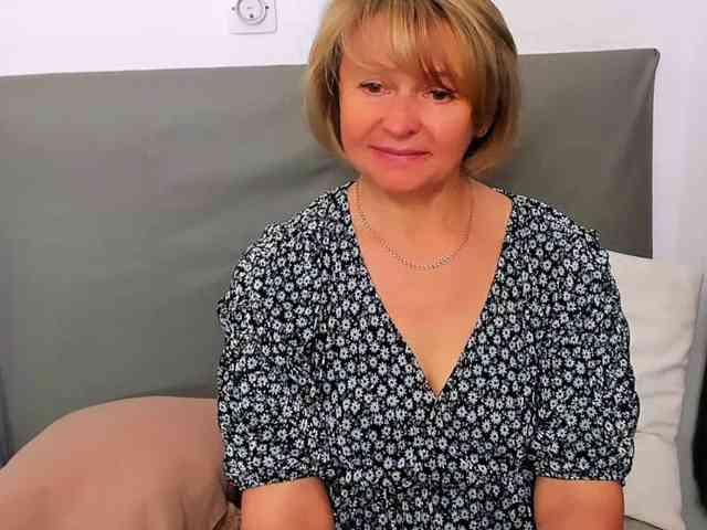 MarieneMature webcam