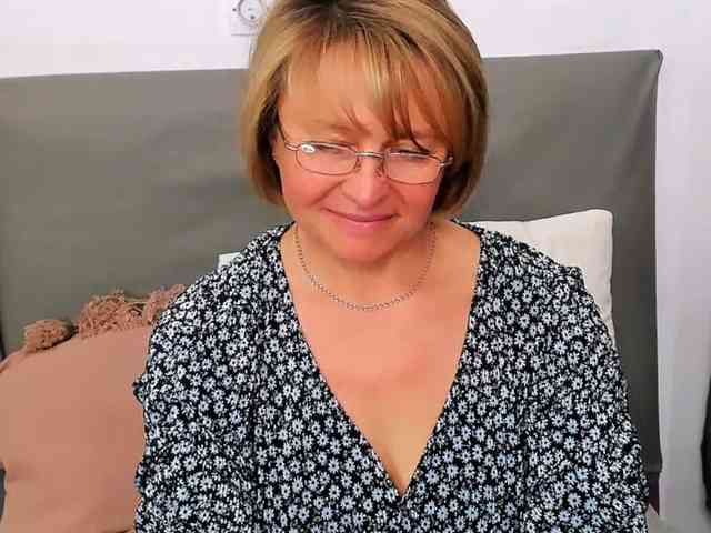 MarieneMature webcam