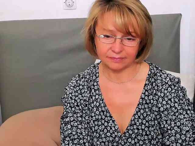 MarieneMature webcam