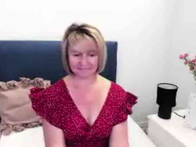 MarieneMature webcam