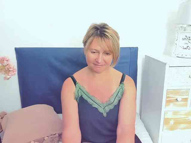 MarieneMature webcam
