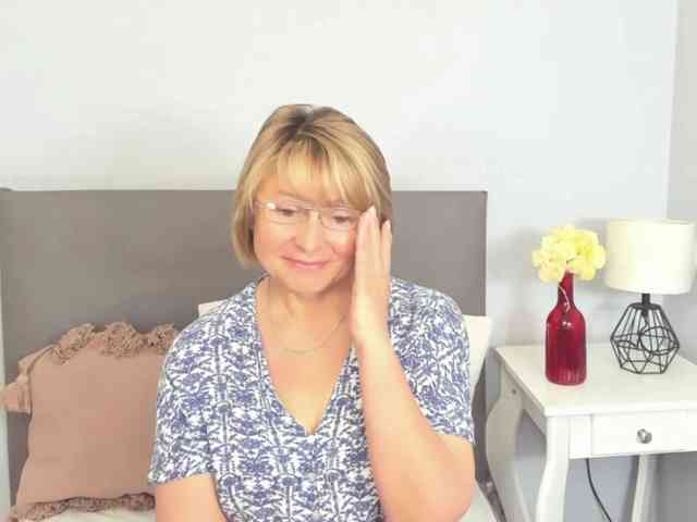 MarieneMature webcam