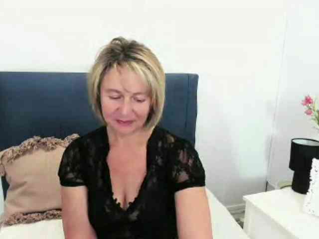 MarieneMature webcam
