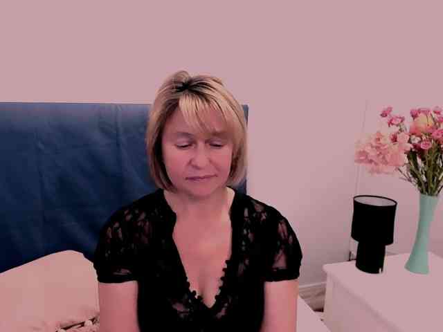 MarieneMature webcam