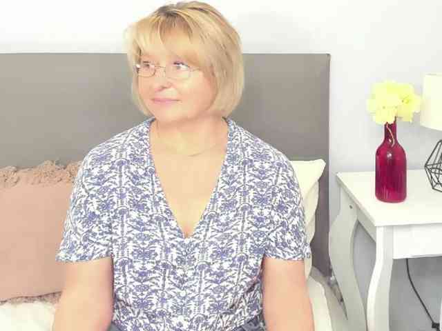 MarieneMature webcam