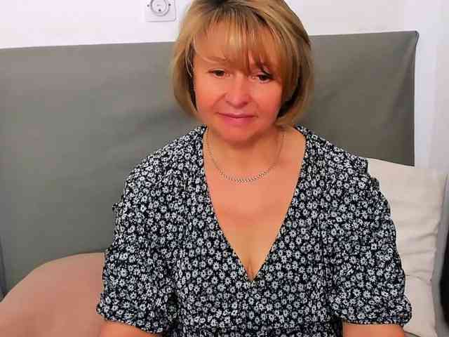 MarieneMature webcam