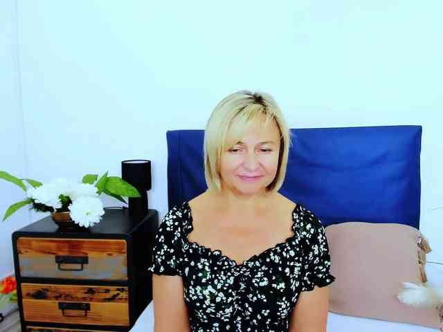 MarieneMature webcam