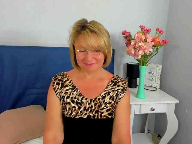 MarieneMature webcam