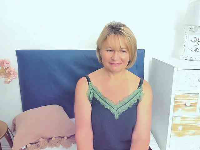 MarieneMature webcam